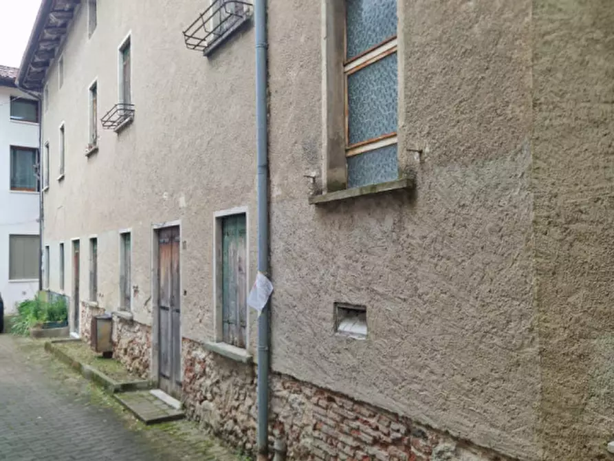 Immagine 1 di Palazzo in vendita  in Isola Vicentina - Centro a Isola Vicentina