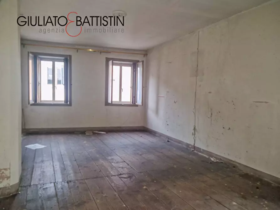 Immagine 7 di Palazzo in vendita  in Isola Vicentina - Centro a Isola Vicentina