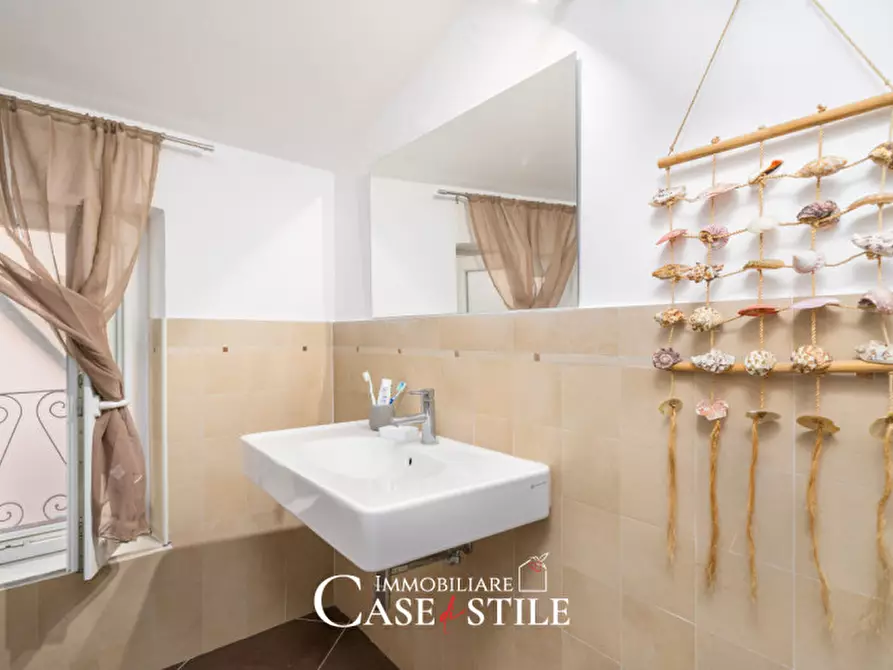 Immagine 12 di Appartamento in vendita  a La Spezia