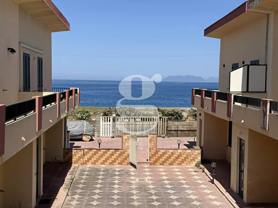 Immagine 1 di Casa indipendente in vendita  in Via Spiaggia di Ponente a Milazzo