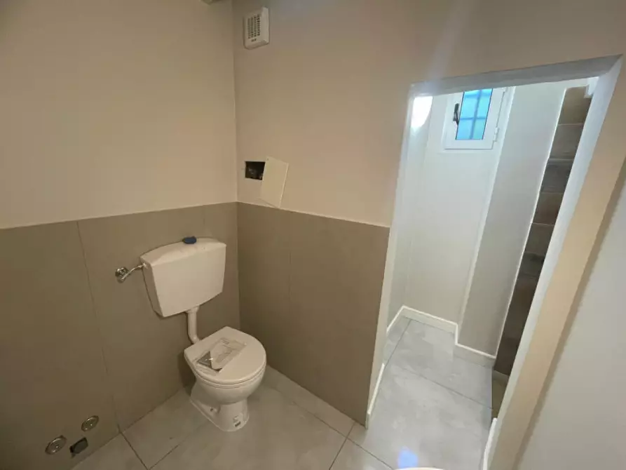 Immagine 10 di Ufficio in affitto  in VIA DEL PONTE ALLE MOSSE a Firenze