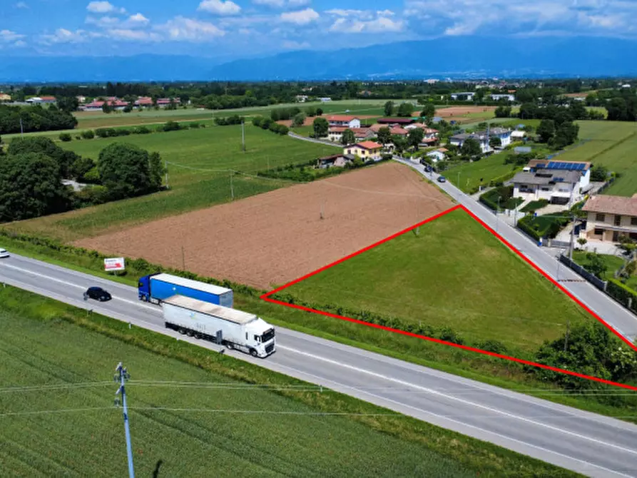 Immagine 1 di Terreno in vendita  in Via Loreggia di Salvarosa a Castelfranco Veneto