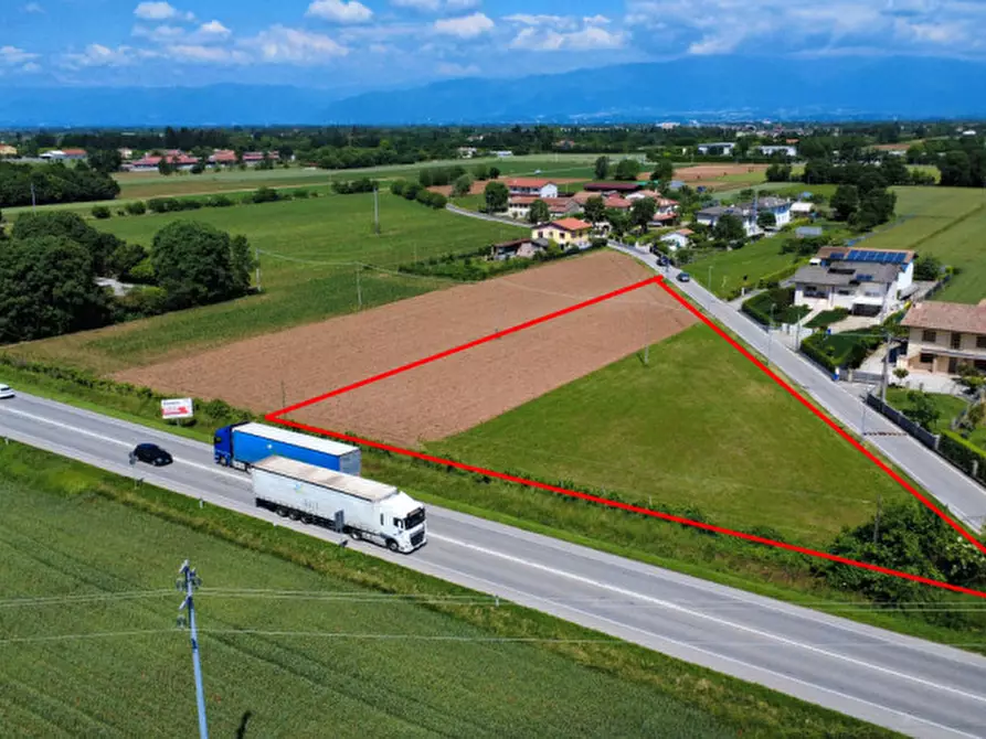 Immagine 2 di Terreno in vendita  in Via Loreggia di Salvarosa a Castelfranco Veneto