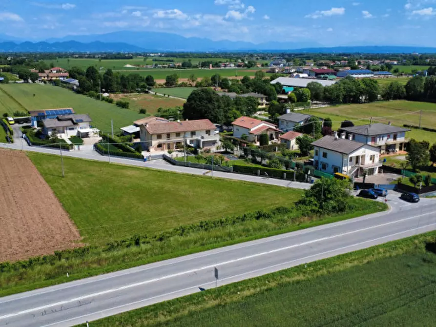 Immagine 5 di Terreno in vendita  in Via Loreggia di Salvarosa a Castelfranco Veneto