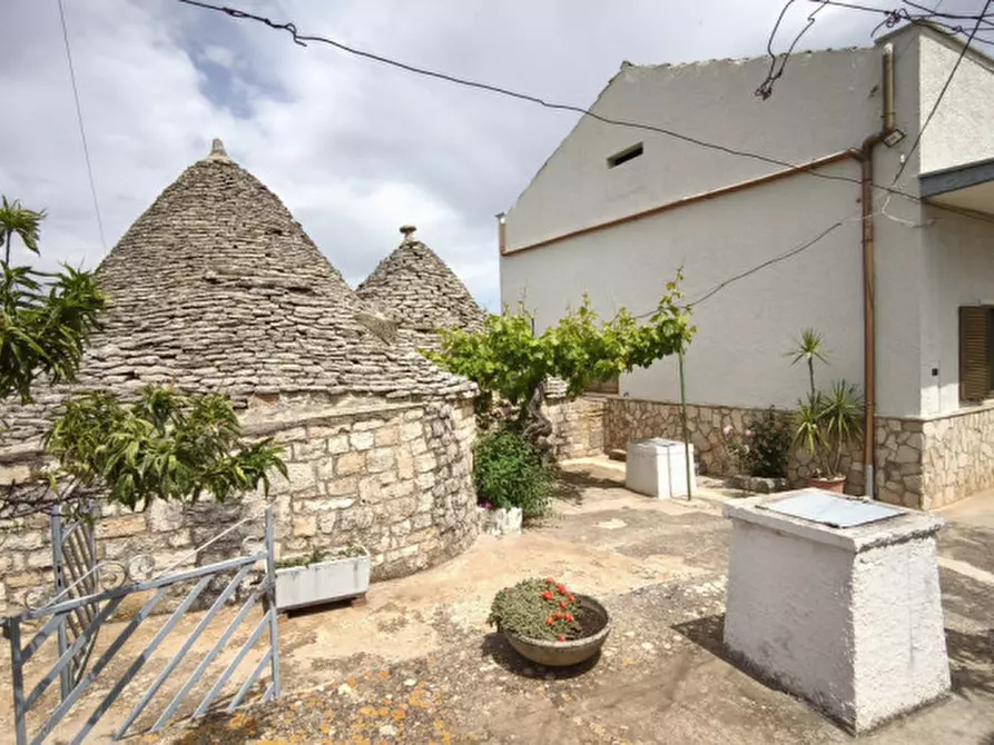 Immagine 21 di Rustico / casale in vendita  a Alberobello
