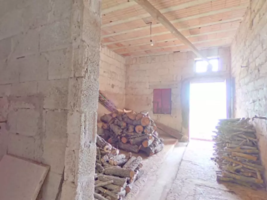 Immagine 77 di Rustico / casale in vendita  a Alberobello