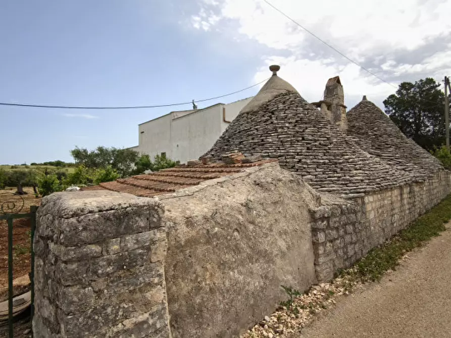 Immagine 82 di Rustico / casale in vendita  a Alberobello