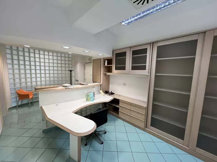 Immagine 2 di Ufficio in affitto  in Via Giosuè Carducci a Ancona