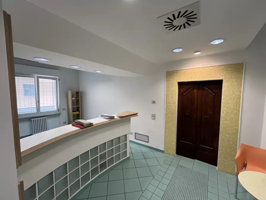 Immagine 3 di Ufficio in affitto  in Via Giosuè Carducci a Ancona