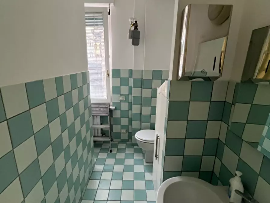 Immagine 12 di Ufficio in affitto  in Via Giosuè Carducci a Ancona