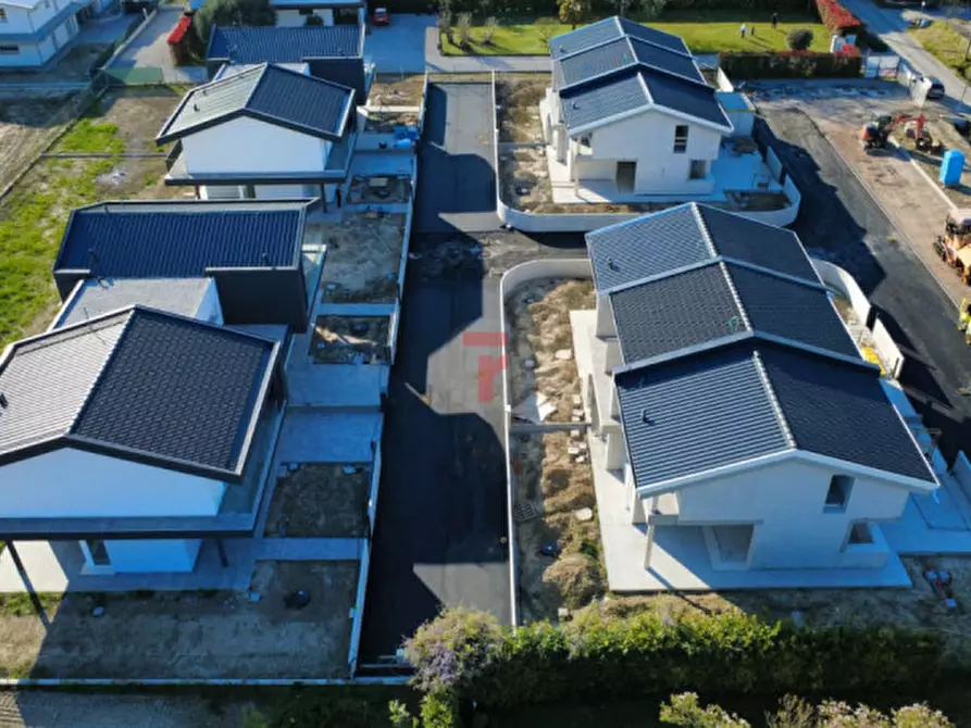Immagine 1 di Casa bifamiliare in vendita  in Via Salboro a Padova