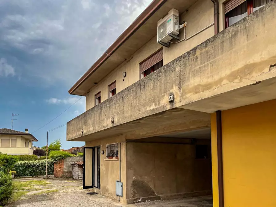 Immagine 1 di Casa bifamiliare in vendita  in Via Alessandro Volta a Pozzonovo