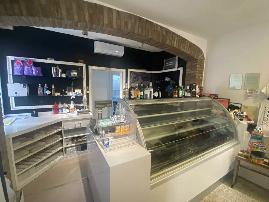 Immagine 8 di Attività commerciale in vendita  in Via Venti Settembre, 82 a Castelnovo Di Sotto