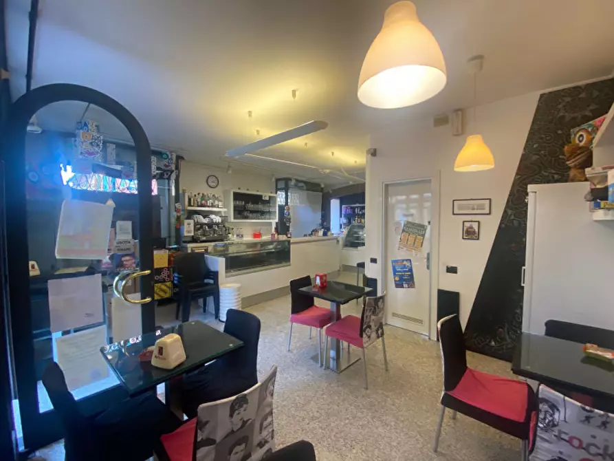 Immagine 10 di Attività commerciale in vendita  in Via Venti Settembre, 82 a Castelnovo Di Sotto