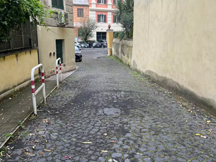 Immagine 4 di Garage in vendita  in Via Emilio Morosini a Roma