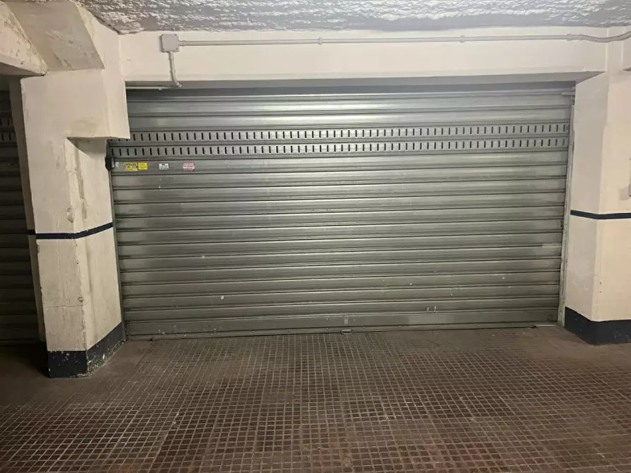 Immagine 8 di Garage in vendita  in Via Emilio Morosini a Roma