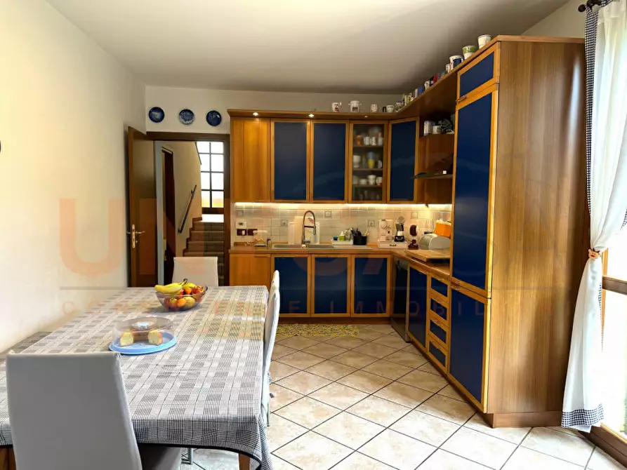 Immagine 1 di Casa trifamiliare in vendita  in Via Pisacane a Mestrino