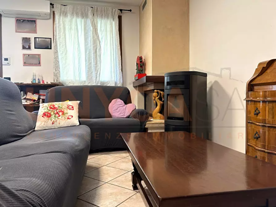 Immagine 5 di Casa trifamiliare in vendita  in Via Pisacane a Mestrino