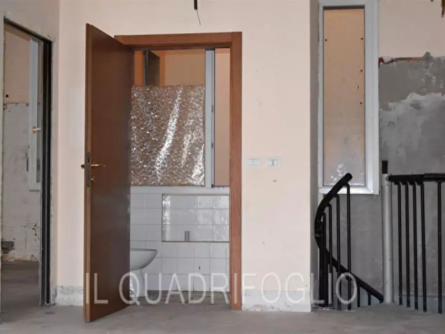 Immagine 4 di Negozio in vendita  in Piazza della Libertà a Cesena