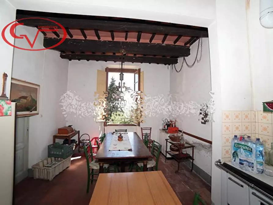 Immagine 8 di Villa in vendita  a Montevarchi