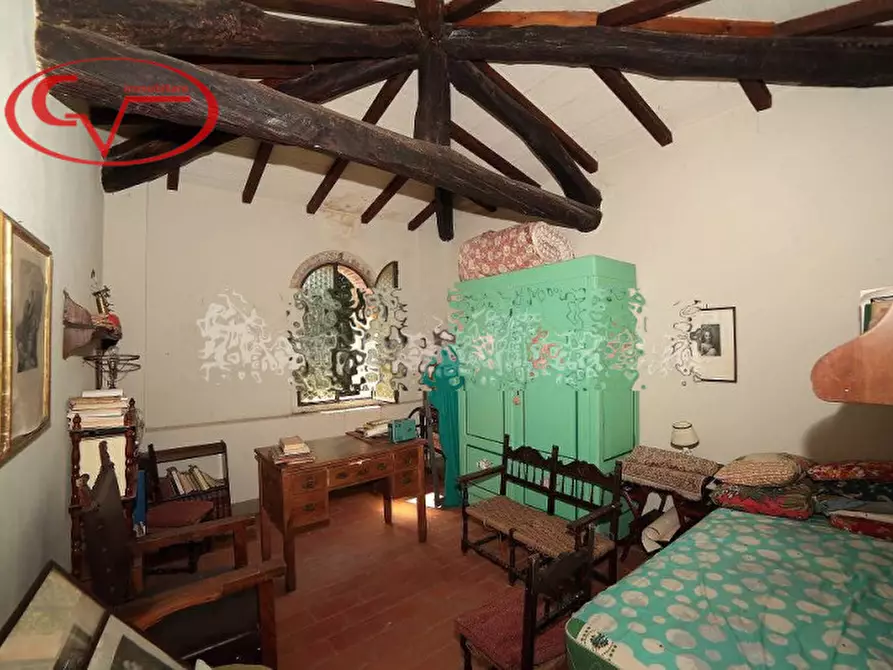 Immagine 9 di Villa in vendita  a Montevarchi