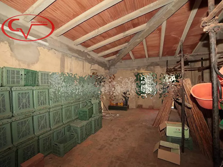 Immagine 13 di Villa in vendita  a Montevarchi