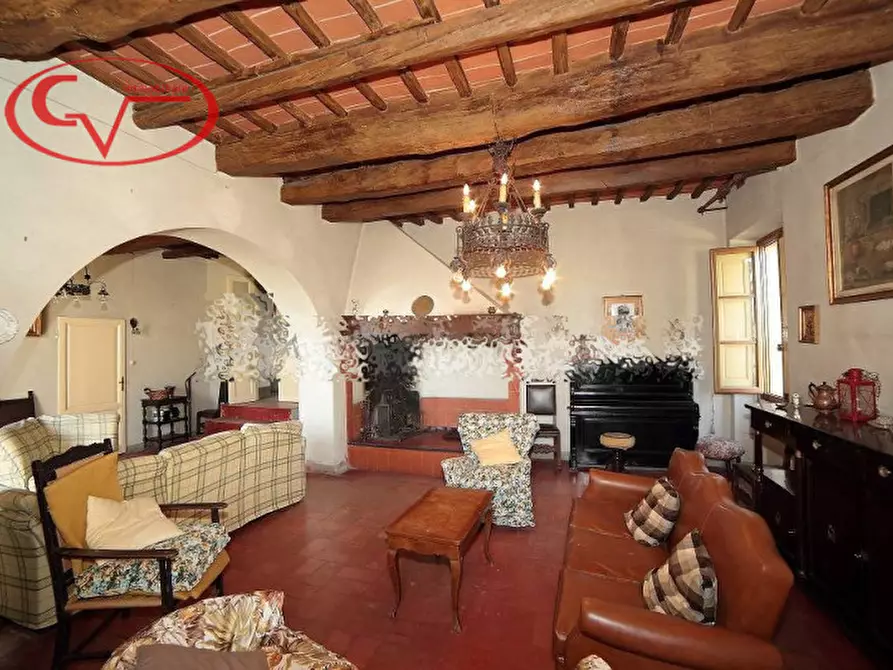 Immagine 17 di Villa in vendita  a Montevarchi