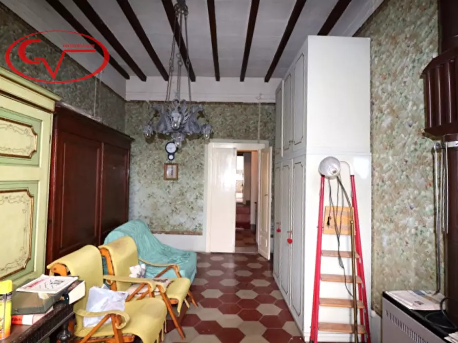 Immagine 32 di Villa in vendita  a Montevarchi