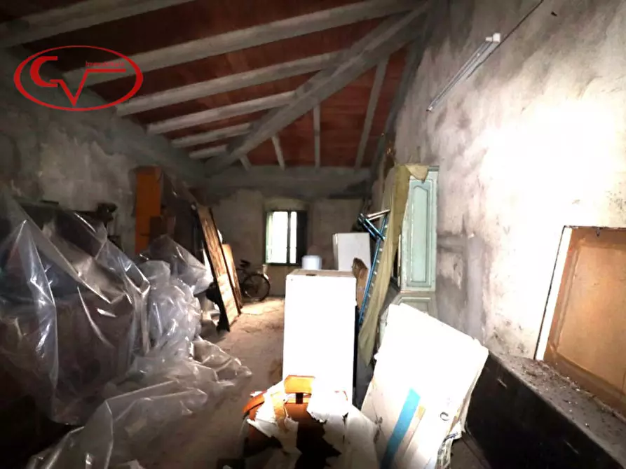 Immagine 50 di Villa in vendita  a Montevarchi