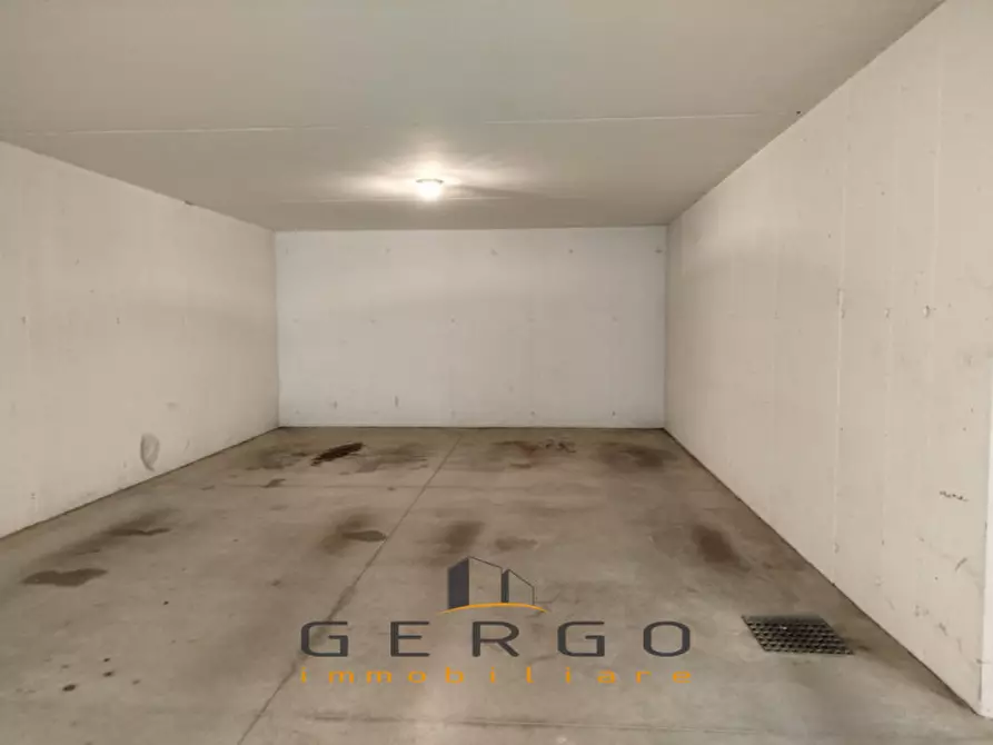 Immagine 3 di Garage in vendita  in Via Jacopo Sansovino a Vittorio Veneto