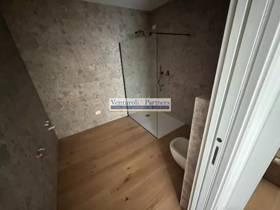 Immagine 14 di Villa in vendita  in Via Quattro Novembre a Manerba Del Garda