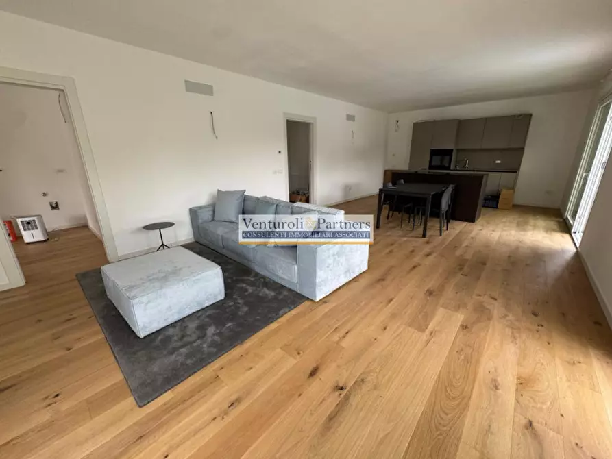 Immagine 17 di Villa in vendita  in Via Quattro Novembre a Manerba Del Garda