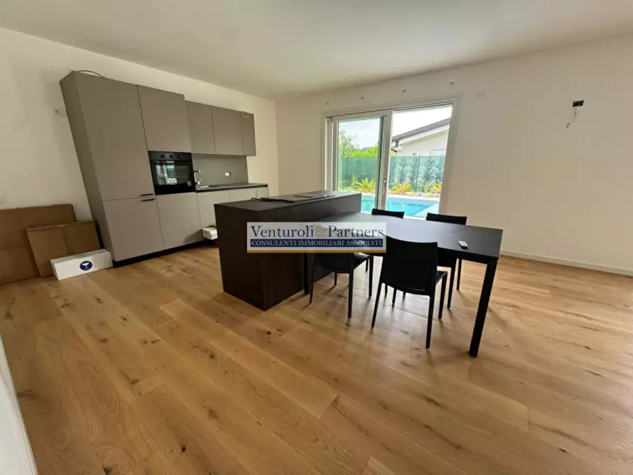 Immagine 20 di Villa in vendita  in Via Quattro Novembre a Manerba Del Garda