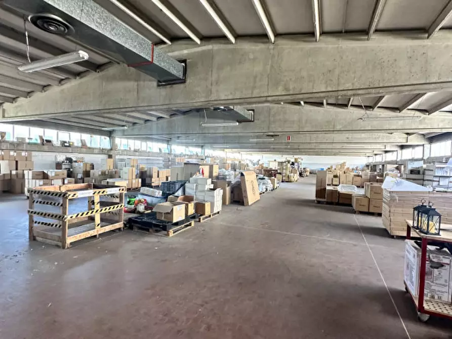 Immagine 1 di Capannone industriale in vendita  in VIA TORINO a Venezia