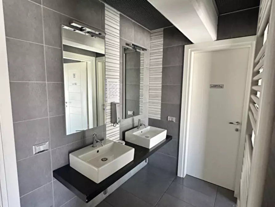 Immagine 4 di Capannone industriale in vendita  in VIA TORINO a Venezia