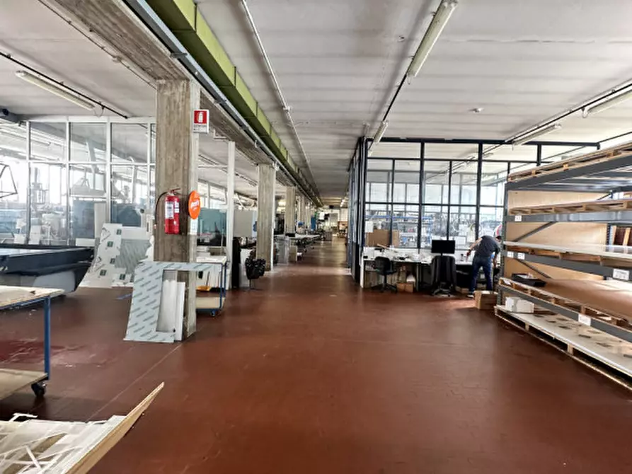 Immagine 10 di Capannone industriale in vendita  in VIA TORINO a Venezia