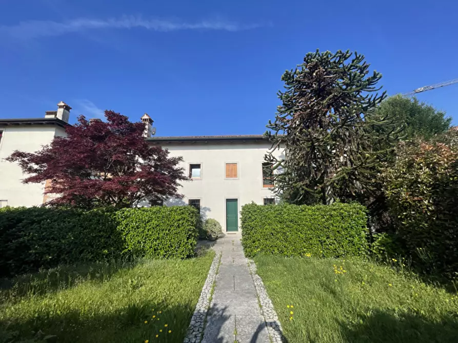 Immagine 1 di Casa indipendente in vendita  in Strada di Bertesina a Vicenza
