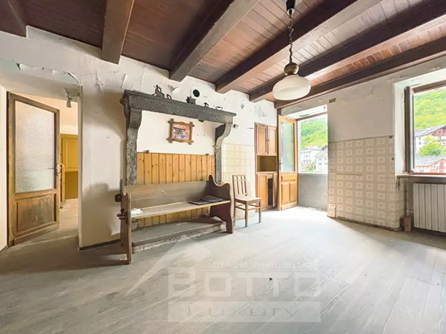 Immagine 1 di Casa indipendente in vendita  in Via delle Grazie a Campertogno