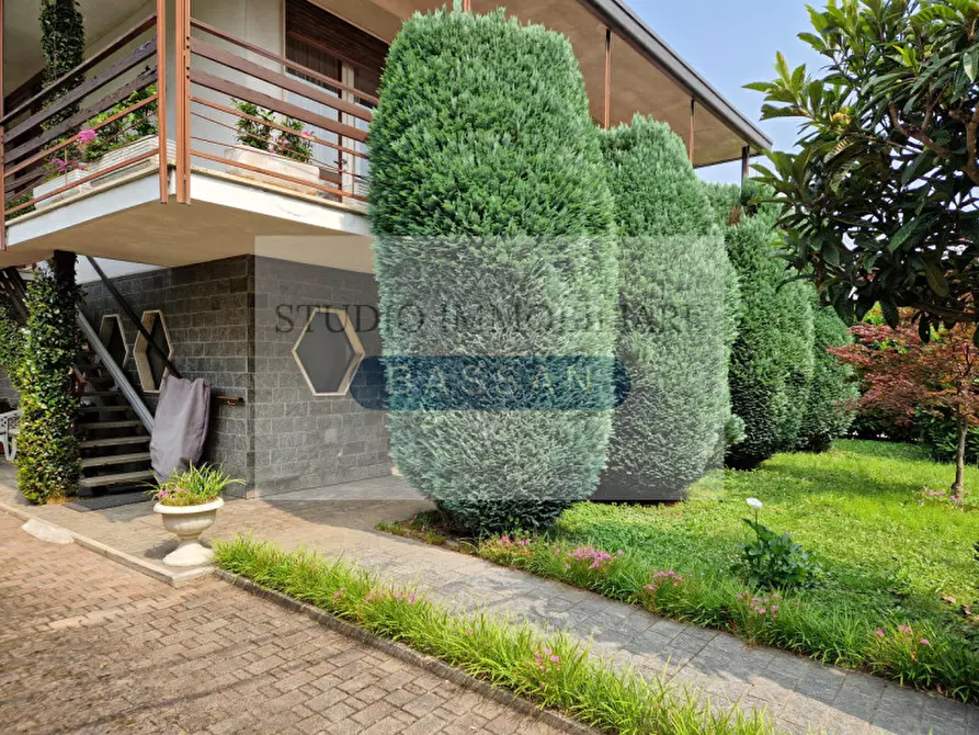 Immagine 5 di Villa in vendita  in Via Monte San Martino 15 a Gallarate