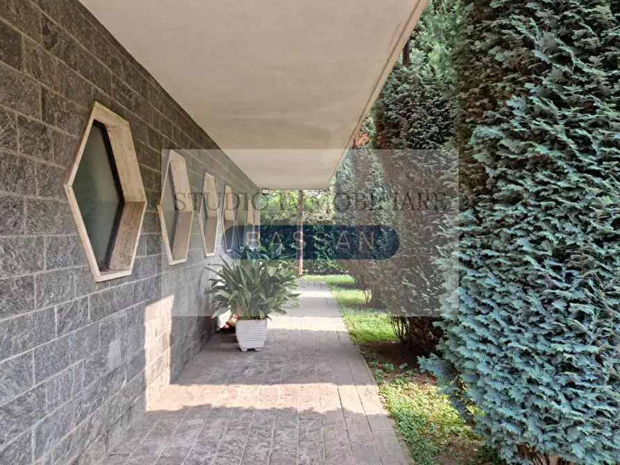 Immagine 7 di Villa in vendita  in Via Monte San Martino 15 a Gallarate