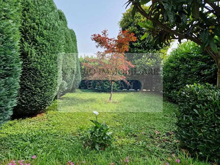 Immagine 8 di Villa in vendita  in Via Monte San Martino 15 a Gallarate