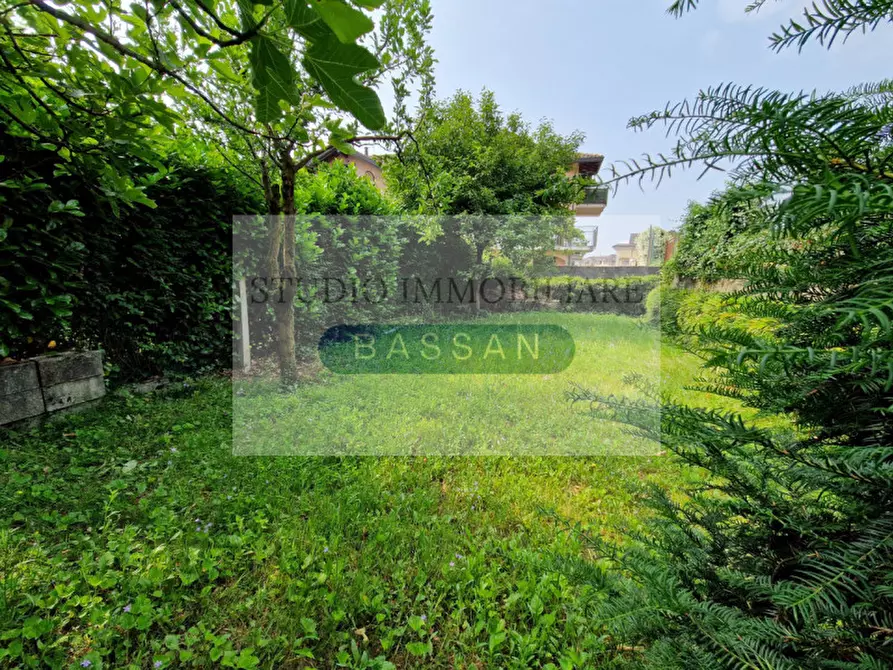 Immagine 12 di Villa in vendita  in Via Monte San Martino 15 a Gallarate