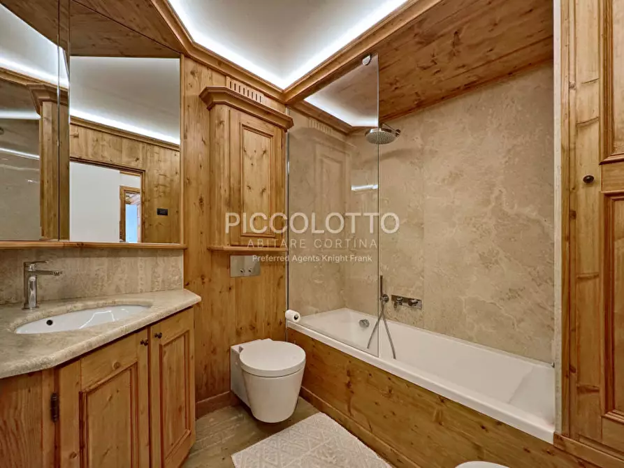 Immagine 11 di Appartamento in vendita  in località Pralongo a Cortina D'ampezzo