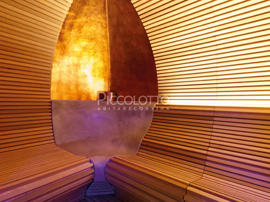 Immagine 9 di Appartamento in vendita  in località Ronco a Cortina D'ampezzo