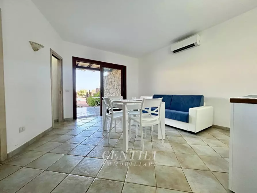 Immagine 1 di Appartamento in vendita  in Via del Galeone a Arzachena