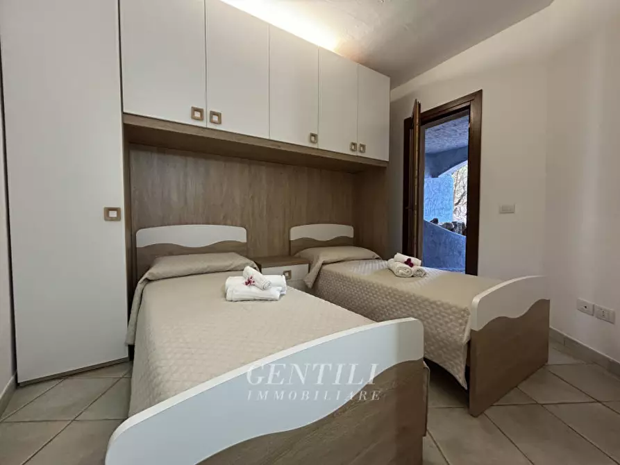 Immagine 10 di Appartamento in vendita  in Via del Galeone a Arzachena