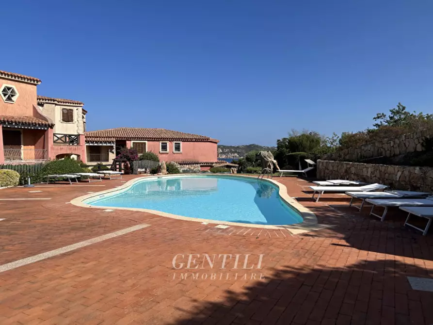 Immagine 15 di Appartamento in vendita  in Via del Galeone a Arzachena