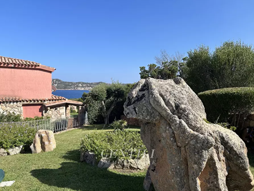 Immagine 17 di Appartamento in vendita  in Via del Galeone a Arzachena