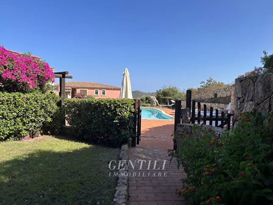 Immagine 19 di Appartamento in vendita  in Via del Galeone a Arzachena