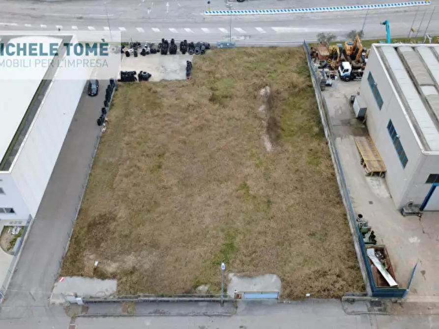 Immagine 4 di Terreno in vendita  in via mantovana a Pastrengo